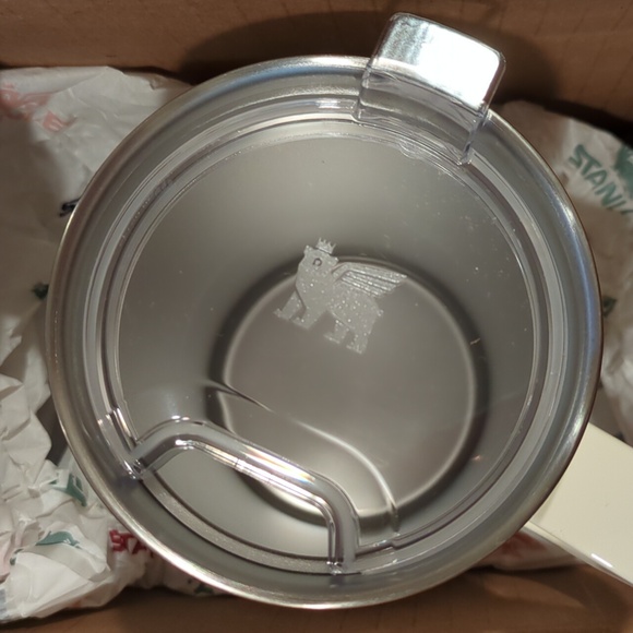 NWT Stanley Comfort & Joy Stay-Hot Camp Mug 24 oz Gilded Marshmallow - Picture 4 of 4